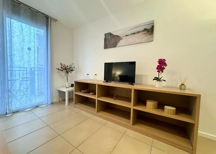 Coastal Trimar アパート