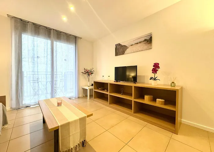 Coastal Trimar アパート *